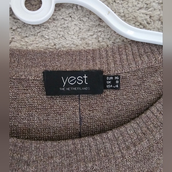 Women Sweater - Picture 2 of 4